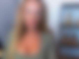 AulloraKiss's Live Sex Cam Show