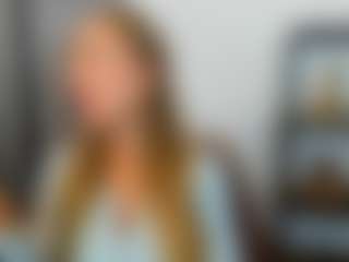 Live cam show with AulloraKiss - Thin on Milfs Live