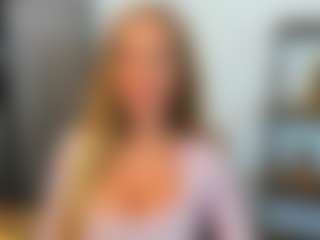 Live cam show with AulloraKiss - Upskirt on Milfs Live