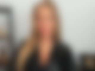 Live cam show with AulloraKiss - Upskirt on madthumbs