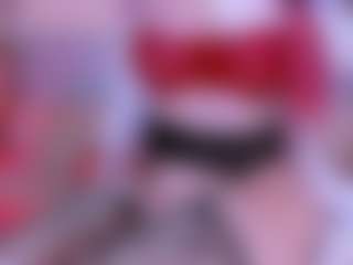 Live cam show with S i m o n e - Public Toys on AdultVida.com