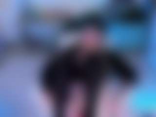 Live cam show with S i m o n e - Squirt Toys on WildCum