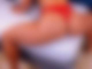 Live cam show with susan-jane - Oil on SinfulBabes