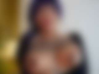 Live cam show with Scarlett - Big Tits on livesexfox.com