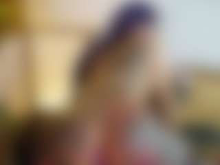 Live cam show with Scarlett - Curvy on eurowanks.com