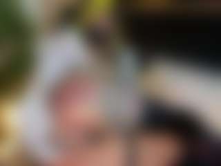 Live cam show with Sara - Oil on fapnchat