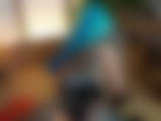 Live cam show with Sara - Petite on TeamSkeetLive