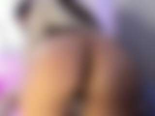 akura011's Live Sex Cam Show