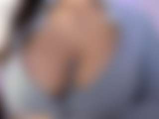 akura011's Live Sex Cam Show