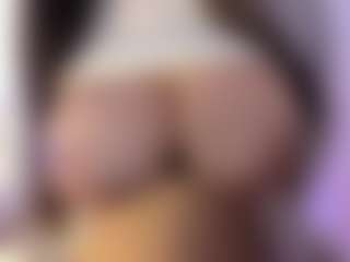 akura011's Live Sex Cam Show