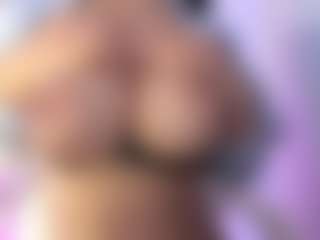 akura011's Live Sex Cam Show