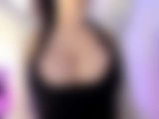 akura011's Live Sex Cam Show