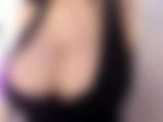 akura011's Live Sex Cam Show