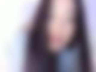 akura011 MILF webcam performer live streaming