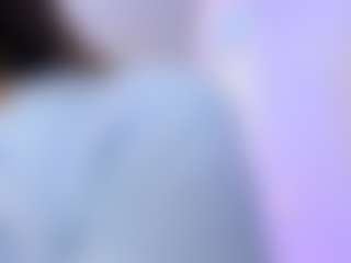 akura011 MILF webcam performer live streaming