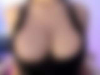 akura011's Live Sex Cam Show