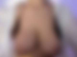 akura011's Live Sex Cam Show