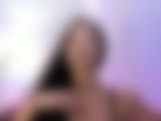 akura011 MILF webcam performer live streaming