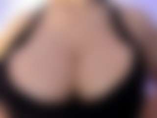 Live cam show with akura011 - Big Ass MILF on SinfulBabes
