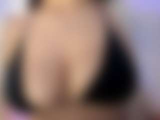 akura011's Live Sex Cam Show