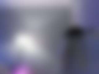 akura011 MILF webcam performer live streaming