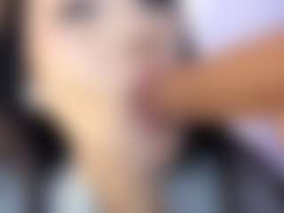 akura011's Live Sex Cam Show