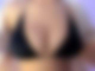akura011's Live Sex Cam Show