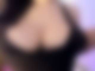 akura011's Live Sex Cam Show