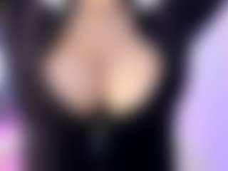 akura011's Live Sex Cam Show