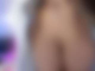 akura011's Live Sex Cam Show