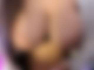 akura011's Live Sex Cam Show