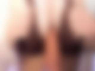 akura011's Live Sex Cam Show