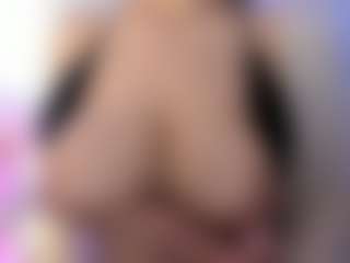 akura011's Live Sex Cam Show