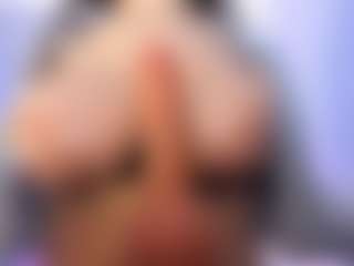 akura011's Live Sex Cam Show