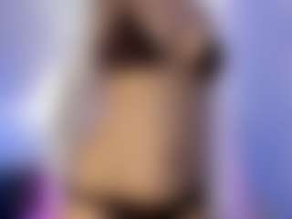 akura011's Live Sex Cam Show