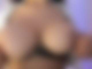 Live cam show with akura011 - Big Ass on thefappeningchat.com