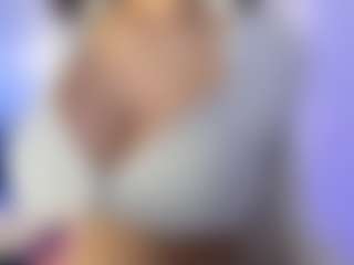 akura011's Live Sex Cam Show