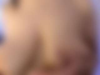 akura011's Live Sex Cam Show