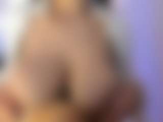 akura011's Live Sex Cam Show