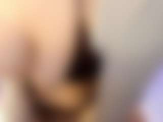 akura011's Live Sex Cam Show