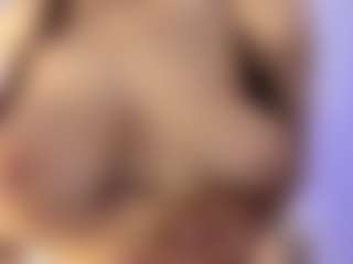 akura011's Live Sex Cam Show