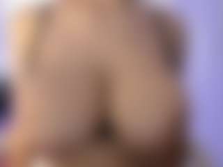 akura011's Live Sex Cam Show