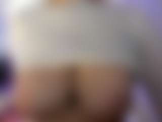 akura011's Live Sex Cam Show