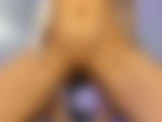 akura011's Live Sex Cam Show