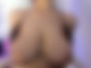 akura011's Live Sex Cam Show