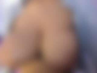 akura011's Live Sex Cam Show
