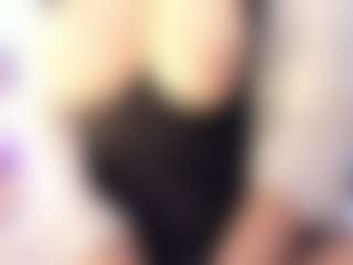 akura011's Live Sex Cam Show