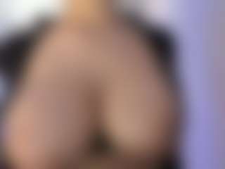 akura011's Live Sex Cam Show