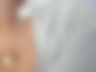 akura011's Live Sex Cam Show