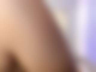 akura011's Live Sex Cam Show